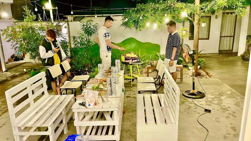 Abahi Homestay Đà Lạt có bếp và sân vườn không? Abahi Homestay Đà Lạt có bếp và sân vườn không?