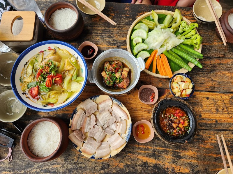 Cơm Niêu Ba Mẹ Con