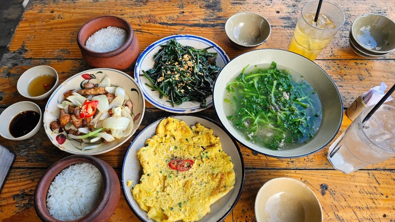 Cơm Niêu Ba Mẹ Con