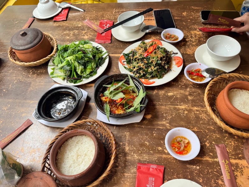 Cơm Niêu Đèn Lồng