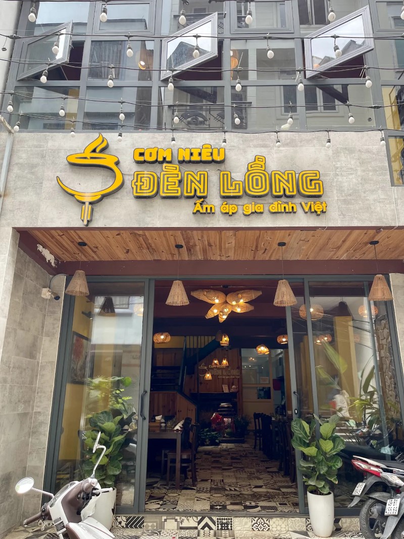 Cơm Niêu Đèn Lồng