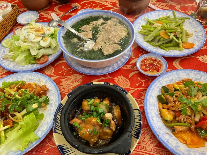 Cơm Niêu Vĩnh Ký Đà Lạt: giá cả và không gian có đáng thử? Cơm Niêu Vĩnh Ký