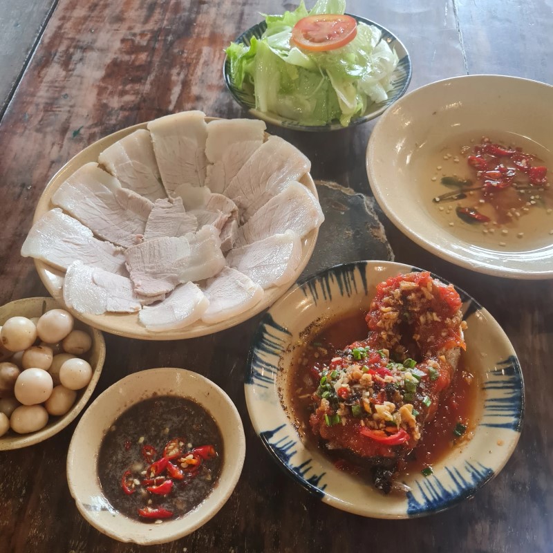 Cơm tiệm A Vũ Đà Lạt có gì đặc biệt? Review thực tế Cơm tiệm A Vũ