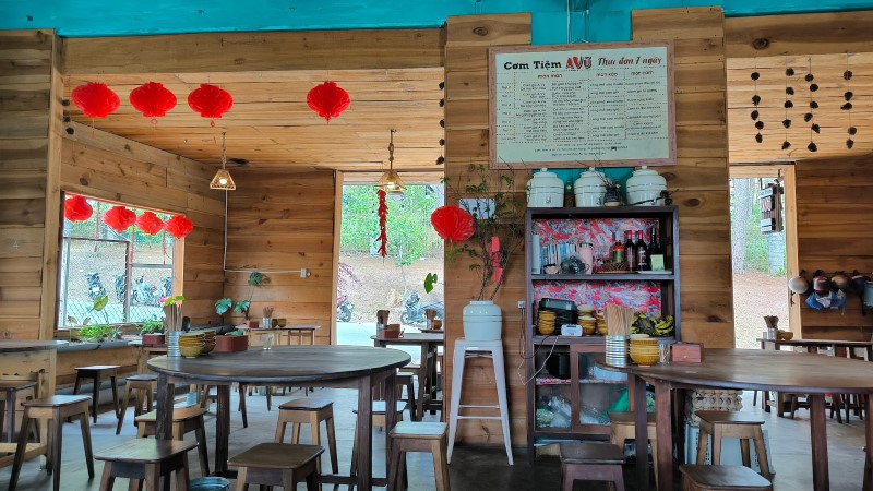 Cơm tiệm A Vũ Đà Lạt có gì đặc biệt? Review thực tế Cơm tiệm A Vũ