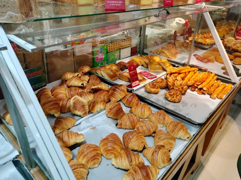 Liên Hoa Bakery - Tiệm bánh nổi tiếng lâu đời ở Đà Lạt Liên Hoa Bakery