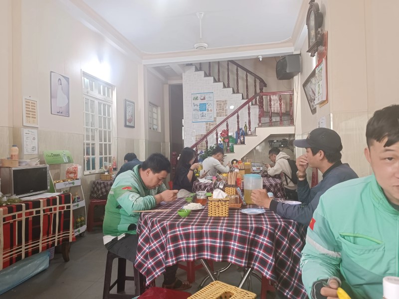 Quán cơm Minh Hiền