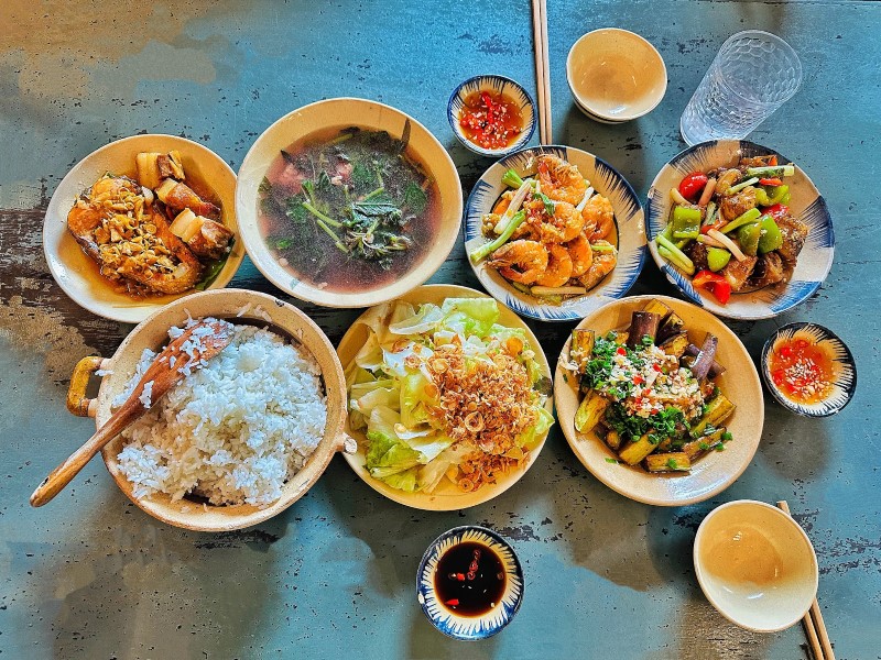 Quán cơm Ngày 3 Bữa