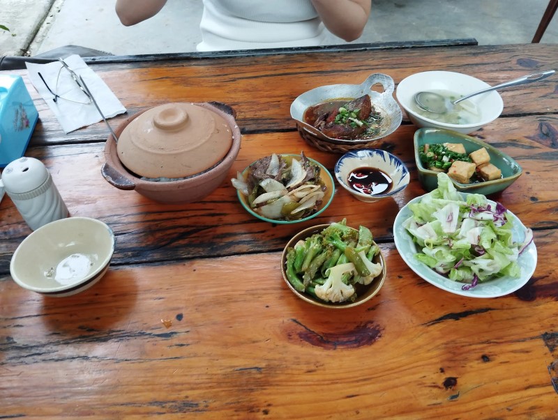 Tiệm Cơm Bếp Nhà Gỗ