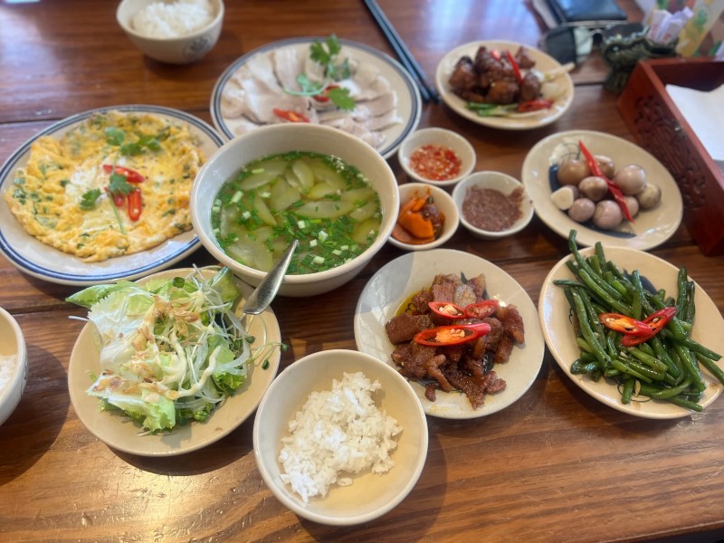 Tiệm Cơm Út Hiền