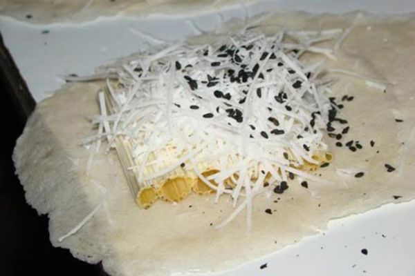 Cách làm bò bía ngọt hấp dẫn trẻ nhỏ cực dễ làm cach lam bo bia ngot 1