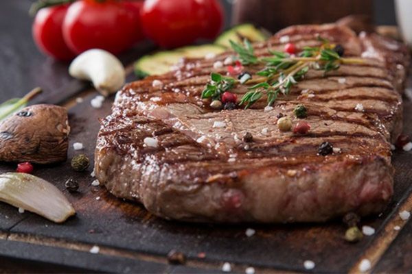 Cách làm bò bít tết ngon mềm hấp dẫn cực dễ cach lam bo bit tet ngon 3