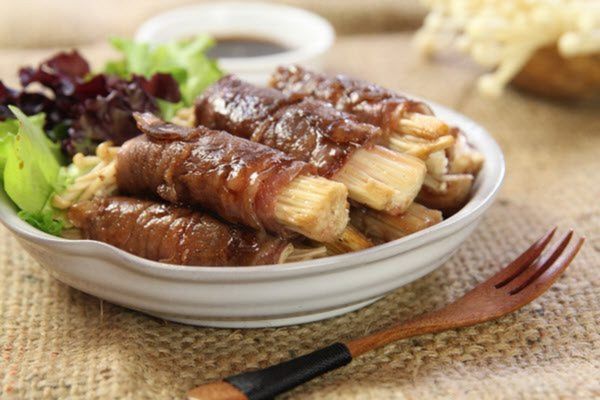 cach lam bo cuon nam kim chi 3