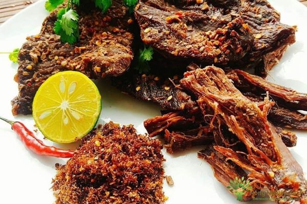 Cách làm bò một nắng krông pa thơm ngon đặc sản lạ cach lam bo mot nang krong pa 3