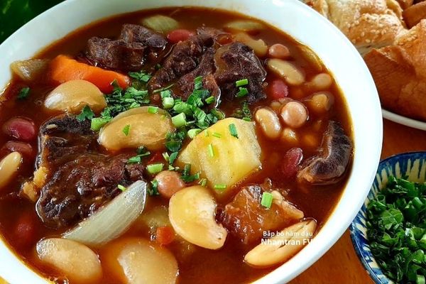 Cách làm bò nấu đậu mềm thơm bùi bùi hấp dẫn cơm cach lam bo nau dau 1