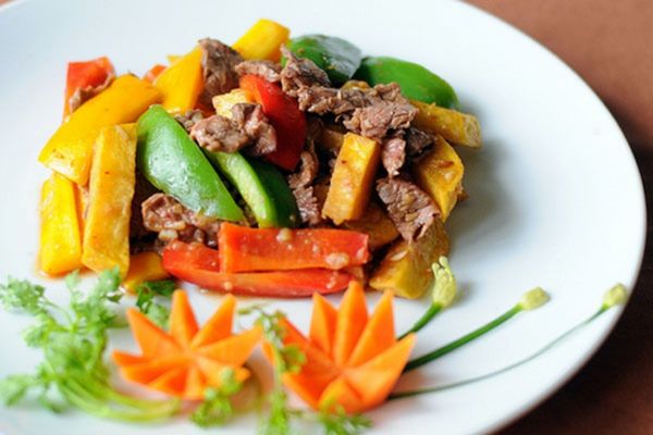 Cách làm bò xào khoai tây đơn giản đủ chất ngon cơm cach lam bo xao khoai tay 3