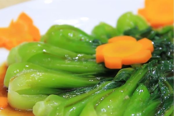 Cách làm cải thìa xào dầu hào ngon đậm đơn giản dễ cach lam cai thia xao dau hao 1