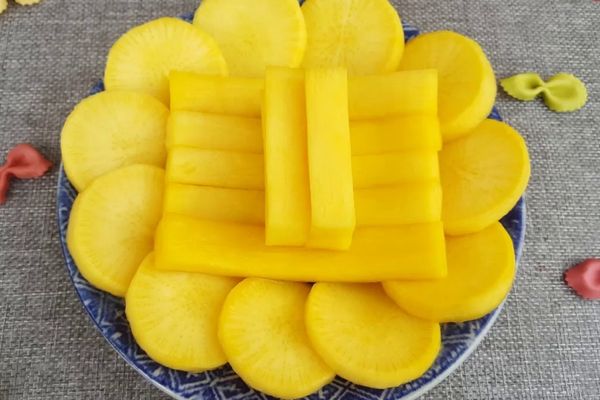 Cách làm củ cải vàng hàn quốc giòn ngon ăn cùng cơm cach lam cu cai vang han quoc 1