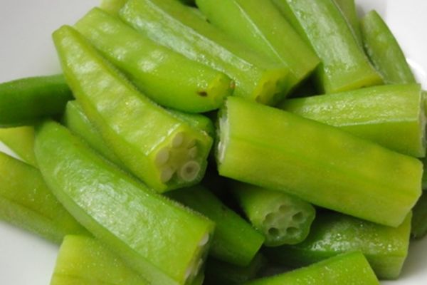 Cách làm đậu bắp luộc xanh mướt ngon và không nhớt cach lam dau bap luoc 1