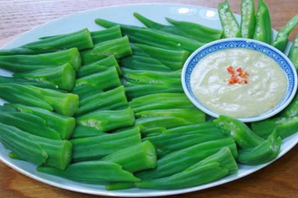 Cách làm đậu bắp luộc xanh mướt ngon và không nhớt cach lam dau bap luoc 2