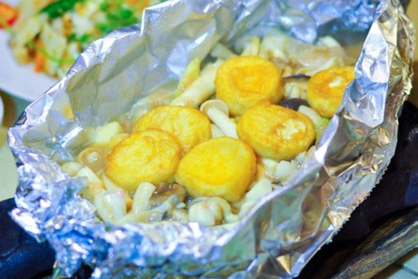 Cách làm đậu hủ nướng giấy bạc thơm lừng dễ làm tại nhà cach lam dau hu nuong giay bac 2