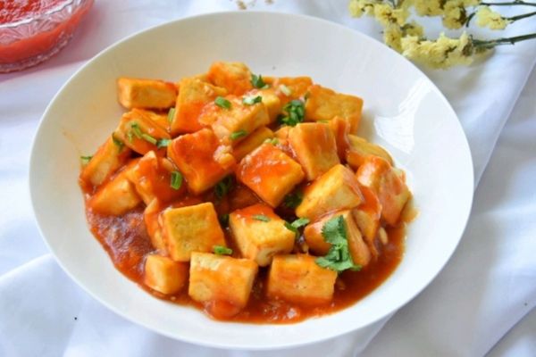 Cách làm đậu hũ sốt cà chua mềm ngon dễ nấu cơm nhà cach lam dau hu sot ca 2