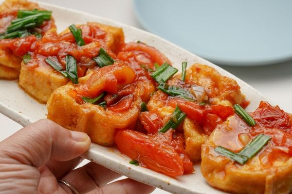 Cách làm đậu hũ sốt cà chua mềm ngon dễ nấu cơm nhà cach lam dau hu sot ca 3