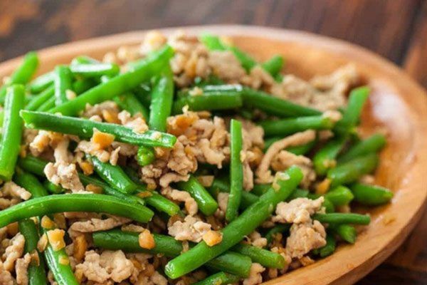 Cách làm đậu que xào thịt đậm đà chuẩn vị mẹ nấu cach lam dau que xao thit 1