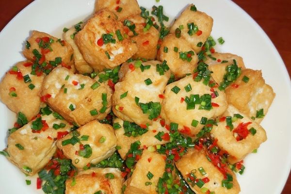 Cách làm đậu rim mắm hành đậm đà mặn ngọt ăn cùng cơm cach lam dau rim mam hanh 2