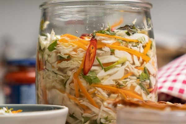 Cách làm dưa cải bắp chua nhẹ dễ ăn kèm món mặn cach lam dua cai bap 3