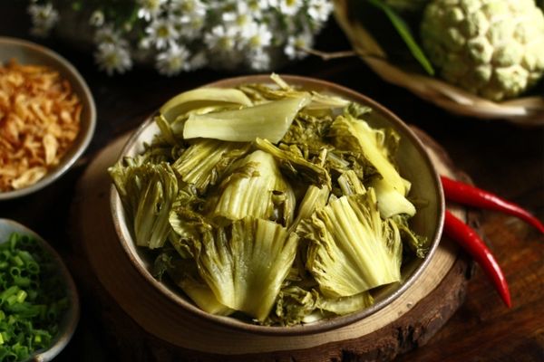 Cách làm dưa cải muối xổi nhanh gọn thơm ngon dễ ăn cach lam dua cai muoi xoi 2