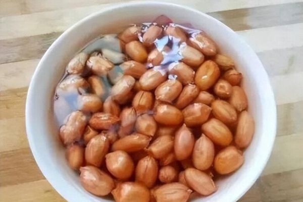 Cách làm giá đậu phộng sạch, nhanh tại nhà đơn giản cach lam gia dau phong 1