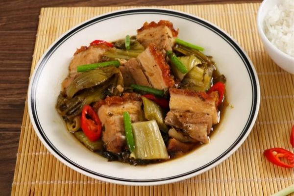 cach lam heo quay kho cai chua 2