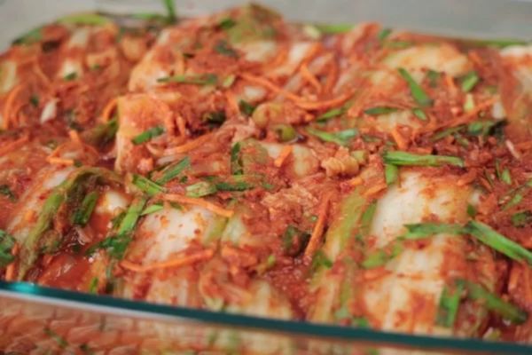 Cách làm kim chi cải thảo chuẩn Hàn chua cay hấp dẫn cach lam kim chi cai thao 3