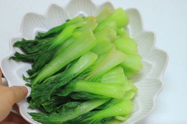 cach lam rau cai luoc 3