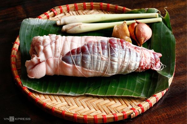 Cách làm tai heo cuộn bắp bò giòn ngon đãi tiệc cach lam tai heo cuon bap bo 2