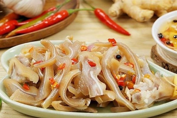 Cách làm tai heo ngâm chua ngọt giòn thơm hấp dẫn cach lam tai heo ngam chua ngot 1