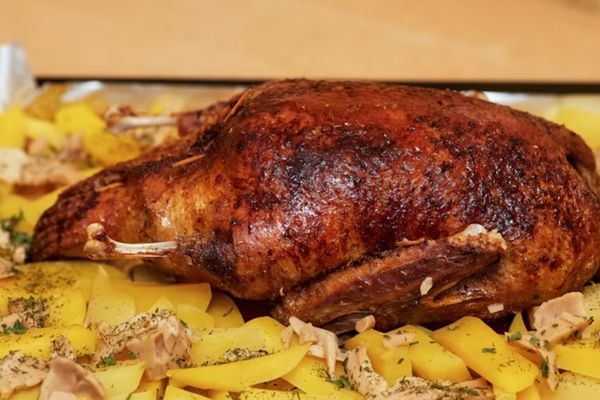 cach lam vit quay bang noi chien khong dau 3