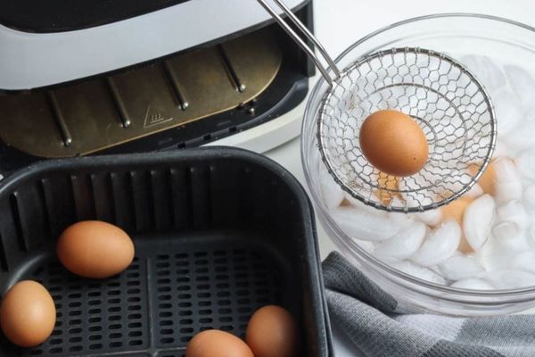 Cách luộc trứng ung không bị nổ đúng cách an toàn nhất cach luoc trung ung khong bi no 3