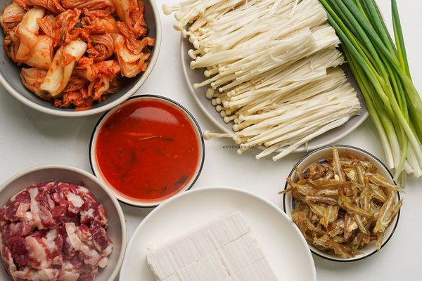 cach nau canh kim chi thit bo 2