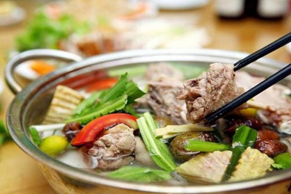 cach nau lau vit nuoc dua 2