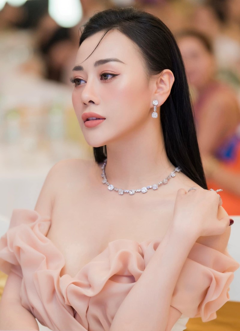 Thông tin diễn viên Phương Oanh