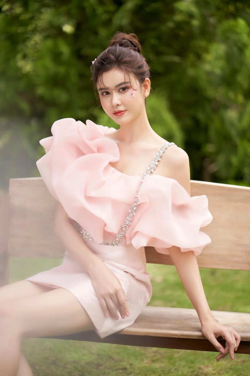 Thông tin diễn viên Trương Quỳnh Anh