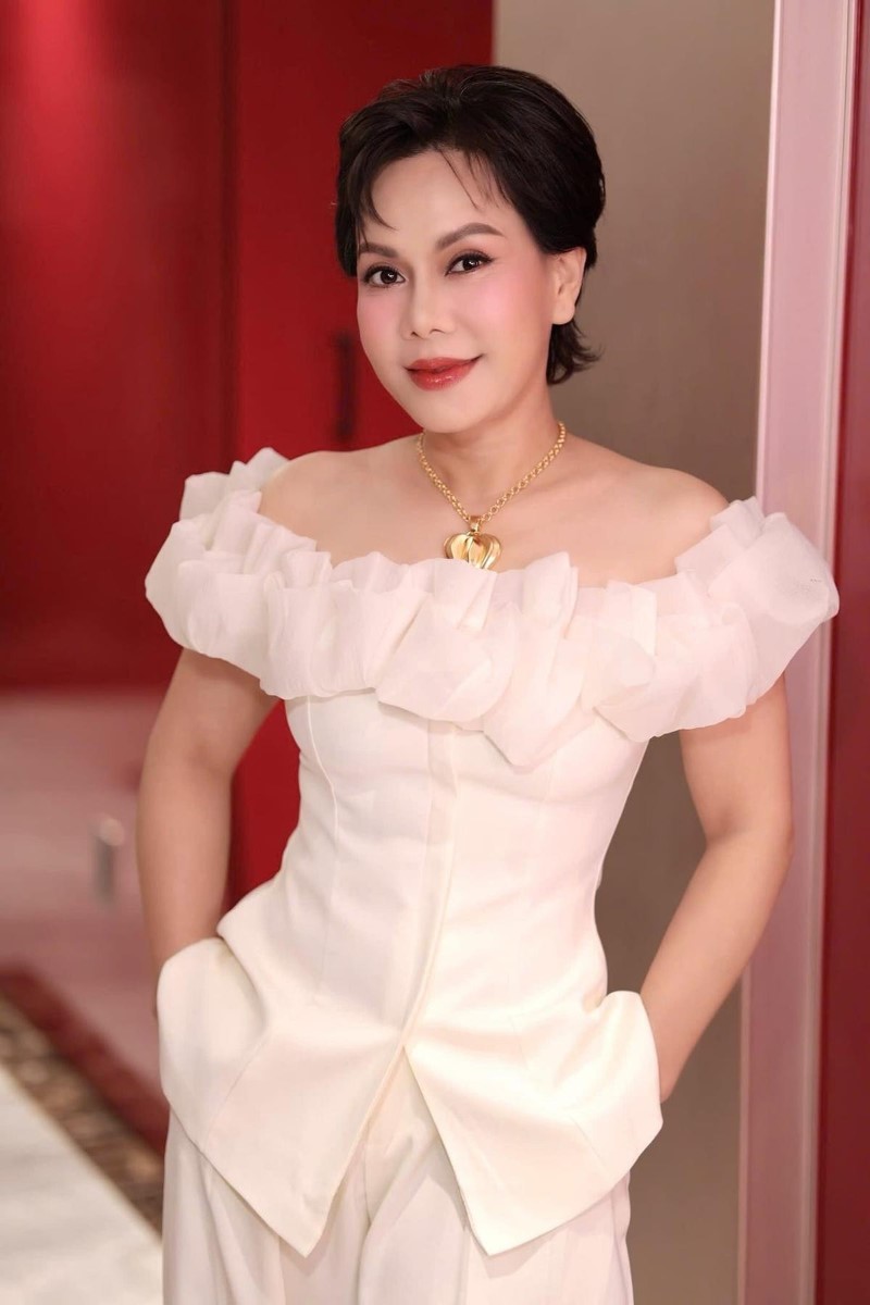 Thông tin diễn viên Việt Hương